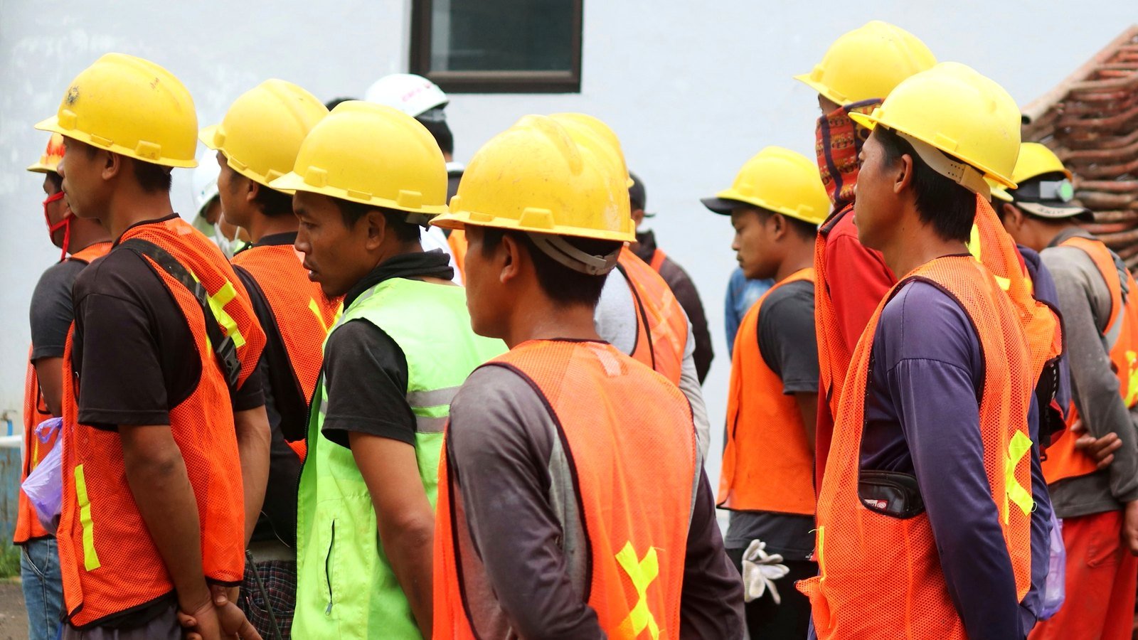 Big and Tall High Visibility Clothing: Sizing, Grading and Compliance