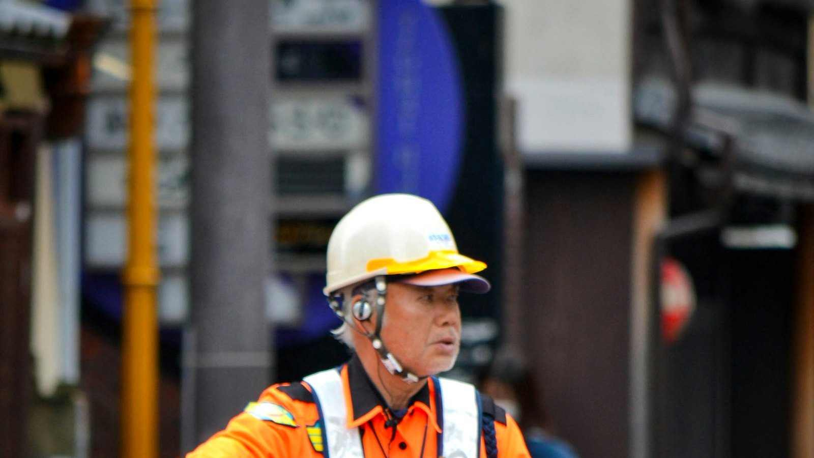 Pink, Blue, Red or Black Hi Vis: Which Colors Meet the Standards?
