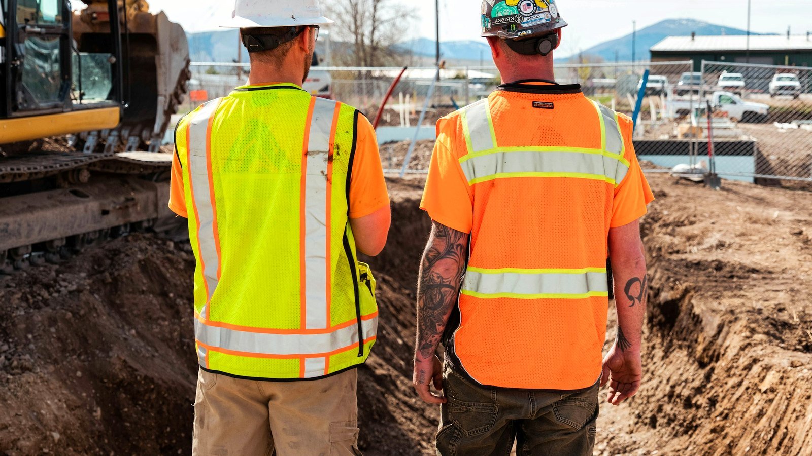 Hi Vis Jacket vs Vest: When a Vest Is Enough and When You Need Sleeves
