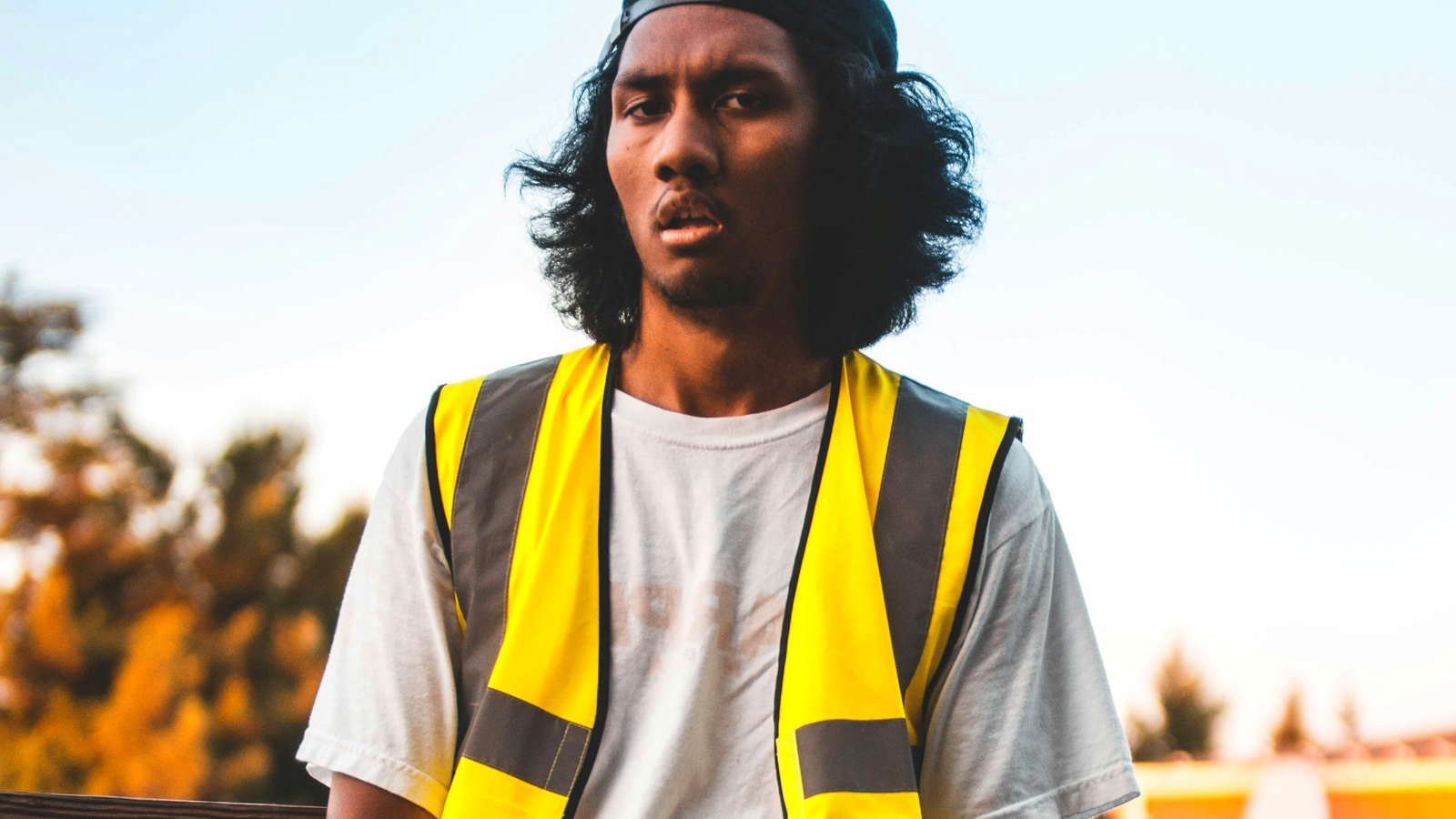 Hi Vis Mesh Vest vs Solid Vest: Airflow, Visibility and Printing