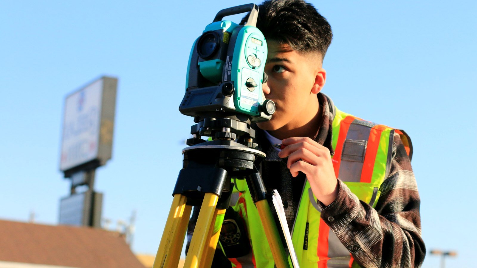 Hi Vis Tool Vest: Pocket Layout, Load and Reinforcement